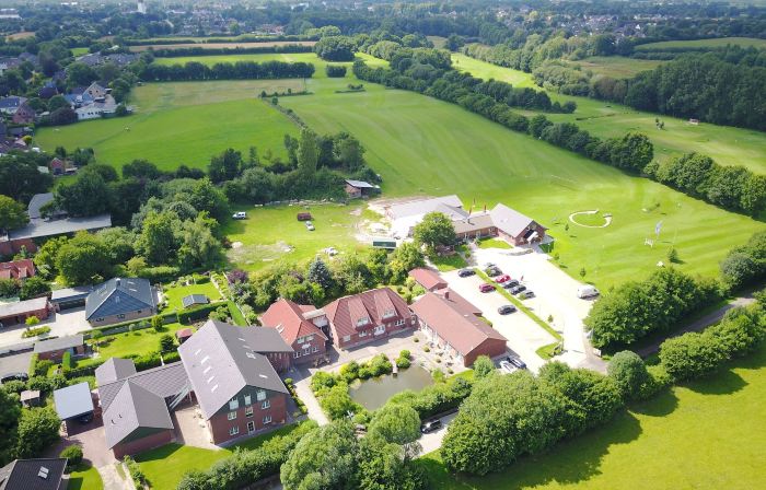 Möllhagen: Landhotel - Restaurant - Swin- und FußballGolf