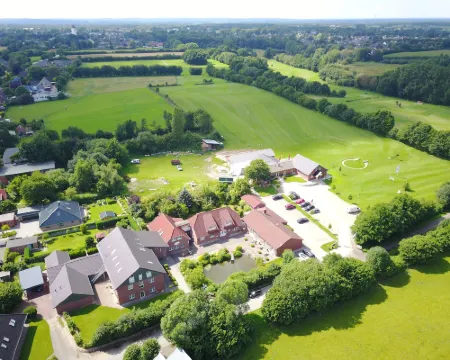 Möllhagen: Landhotel - Restaurant - Swin- und FußballGolf Hotels in Schülp bei Nortorf