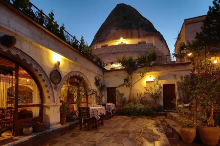Cave Hotel Saksagan