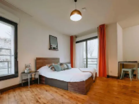 ゼナオ ネヴェール ケ ド ロワール ヌベールのホテル