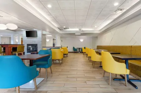 Comfort Inn & Suites LaVale - Cumberland