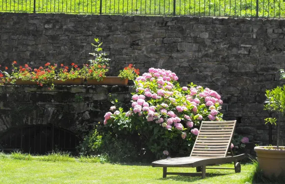 拉魯納布歐納酒店