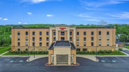 Hampton Inn Greenfield Отели в г. Хэнкок