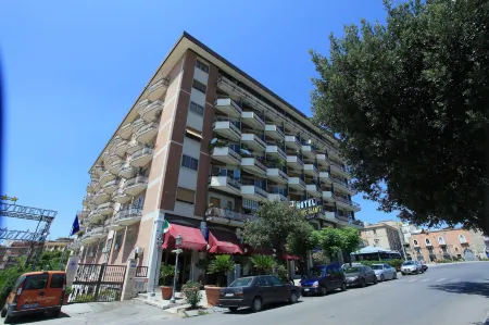 Balconata 2.0 Banqueting & Accommodations Отели в г. Lucera