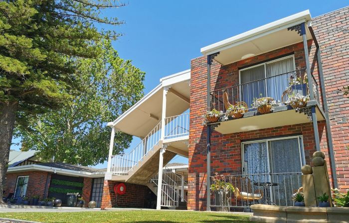 Town House Motor Inn