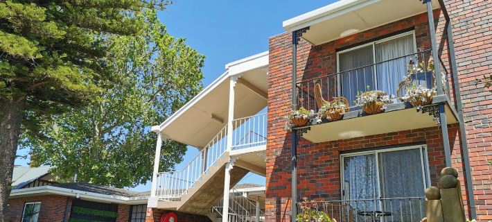 Town House Motor Inn Hotels in Horsham