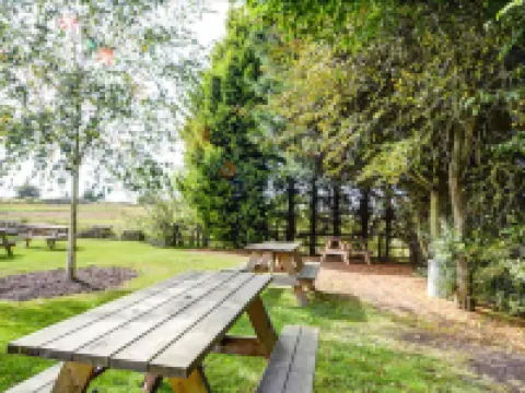 Thames Head Inn Hotels in Cirencester