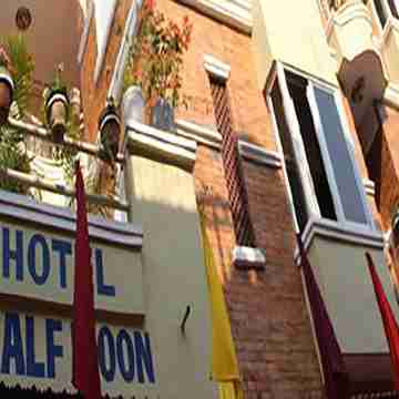 Hotel Half Moon Hotel Exterior