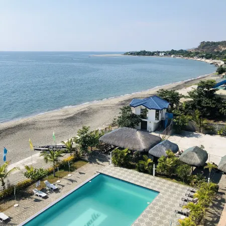 EM Royalle Hotel & Beach Resort