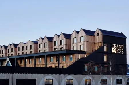 Grand Mess Clermont-Ferrand Отели в г. Клермон-Ферран