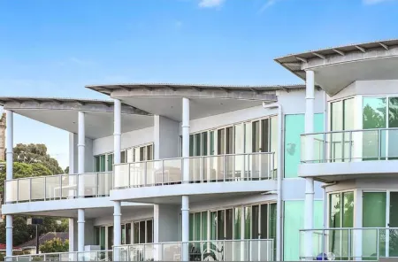 Gallery Resort Style Penthouse No 13 Отели рядом с достопримечательностью «Encounter Coast Discovery Centre»