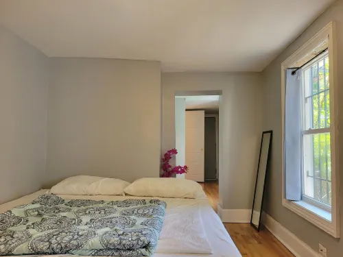Entire House 1BD King Bed near Downtown