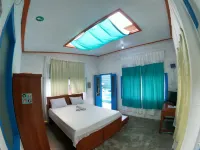 Tanjung Tinggi Cottage Hotels in Sijuk