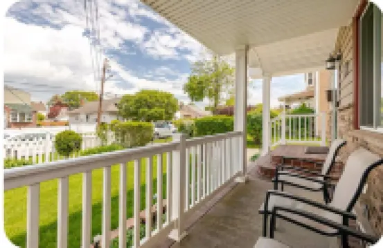 Charming Urban3-bedroom  apartment in Hempstead with WiFi and AC Hotels in Hempstead