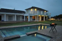 SeaXplore Lodge & Dive Center Hotels near Sharklife