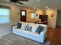 Cozy Home Near 231 with Open Living & Full Kitchen Hotels in Jasper County