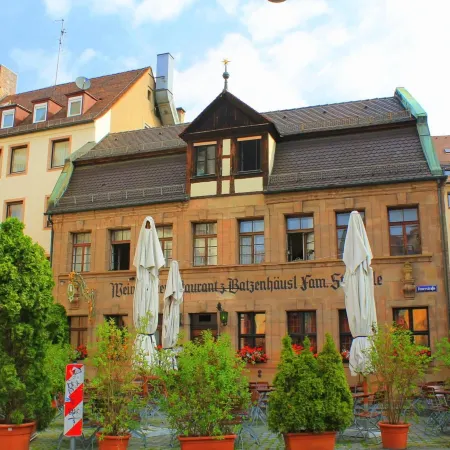 Steichele Hotel & Weinrestaurant Отели рядом с достопримечательностью «Фонтан Карусель брака»