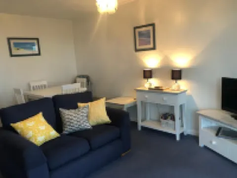 Swn Y Tonnau - Sea Front Apartment Spectacular Sea Views Parking Direct Beach Access