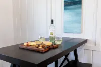 แองเคอร์ เบย์ อินน์ แอนด์ สวีทส