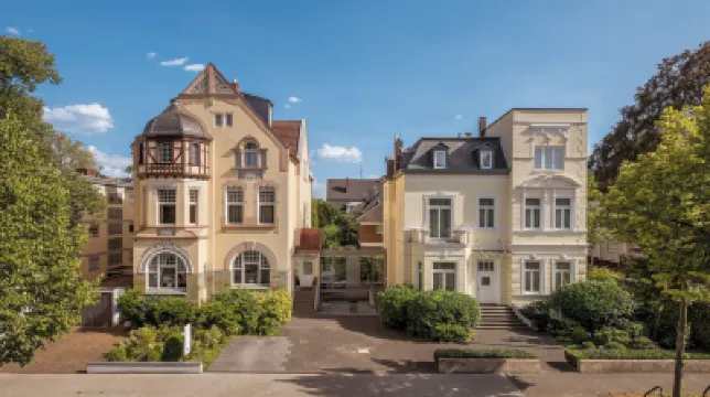 Boutiquehotel Dreesen - Villa Godesberg Отели рядом с достопримечательностью «Бад-Годесберг»