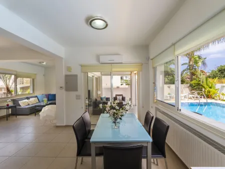 Villa Michelle 9 in Protaras Отели рядом с достопримечательностью «Fig Tree Bay Wake School - Wakeboarding, Wakesurfing, Вейксерф Кипр»