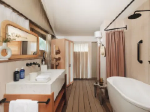 Lovango Resort + Beach Club (Private Island Resort) Hotels in Central