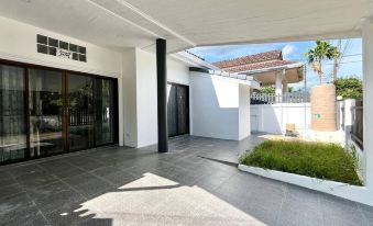 Baiyok 10 - Single Home with 2 Bedrooms Plus 2 Bathrooms Near Kathu Waterfall