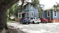 Hoyt House Amelia Island - parking