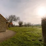 Rustic Family Holiday Home for up to 8 People Located in the Green of the Countryside Hotels in Veurne