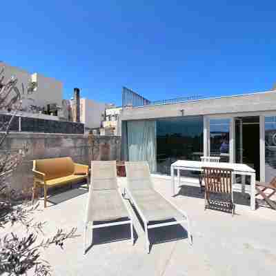 Spacious 1BR Penthouse With a Rooftop Terrace Hotel Exterior