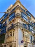 Square and Sea Views - 1 BR With Ensuite - 4-Sterne