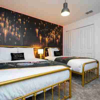 2557 Awesome 4BD Townhouse Located at Storey Lake Rooms