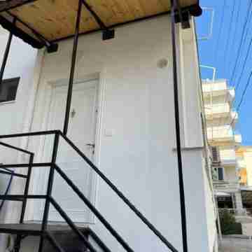 Tirent Apartment - Cozy Bedrooms Stay by Golem Beach. Hotel Exterior