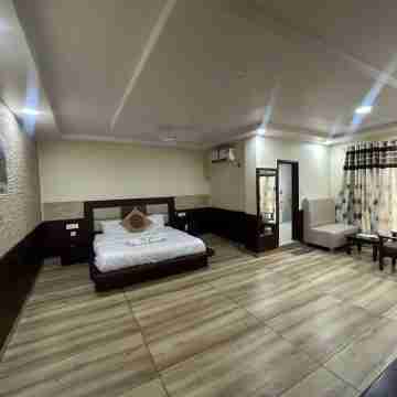 Hotel Anant Restaurant And Bar Rooms