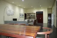 Industria Villa Hotels in Baney