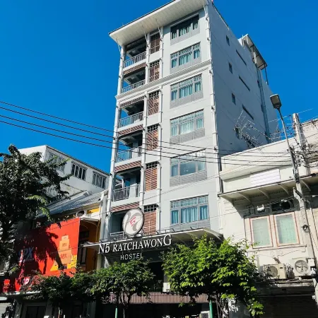 N5 Ratchawong Hostel Отели рядом с достопримечательностью «Мечеть Тонсон»