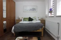 Contemporary 2Bed House with Parking