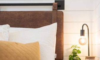 The Newtonian Tiny Container Home Near Magnolia