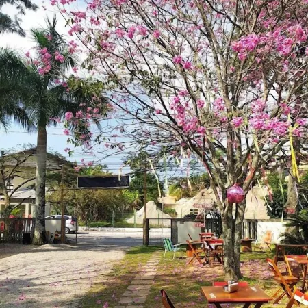 Nômades Vibe da Ilha - Adventure Hostels & Coworking