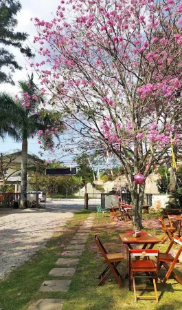 Nômades Vibe da Ilha - Adventure Hostels & Coworking