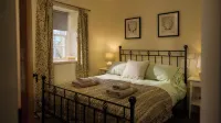 Mauldslie Hill Cottage - Homestays