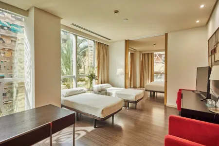 瓦倫西亞市普埃爾塔絲綢飯店