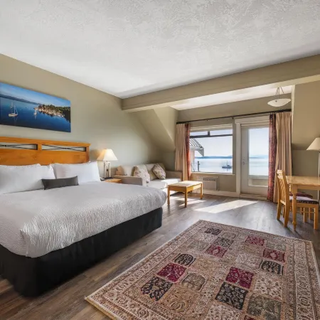Sidney Waterfront Inn & Suites