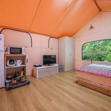Hamyang Yongchu Glamping Pension Отели в г. Хамян