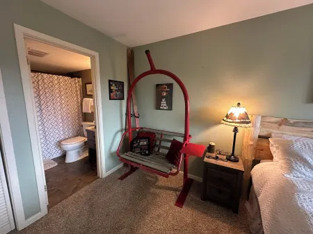 Ski in Ski Out Newley Updated 2 Bed 2 Bath & Pull Out! Walk to Lift!  Reviews! Отели в г. Грэнби