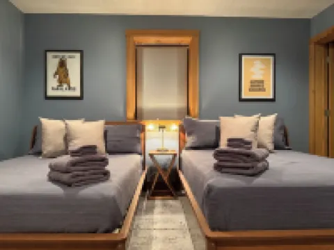 Hidden Cabin Retreat with Hot Tub in Lost City, WV