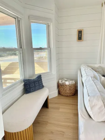 Cabell’s Coastal Cottage-Sleeos 8,Jockey’s Ridge, 1 mile to beach Sunsets & Pets