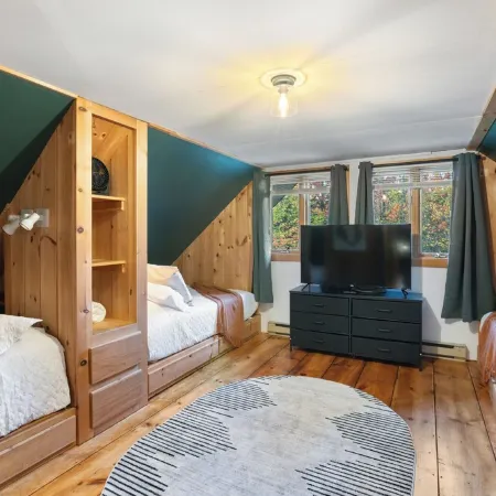 Mt Snow Game Room Chalet with Hot Tub