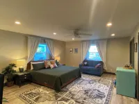 Rodeo Ranch River District. Near all attractions. Sleeps 9, Fenced yard, Pets ok