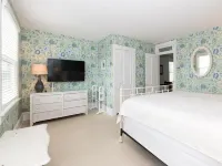 Lovely & Steps to Finest Beach. Center of Cape May.  Multi-Car Private Driveway! - 4-نجوم